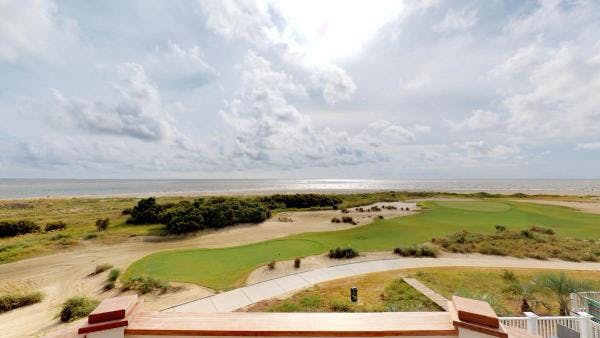 Tee Off in Style: Planning the Ultimate Golf Getaway in a Vacation Rental