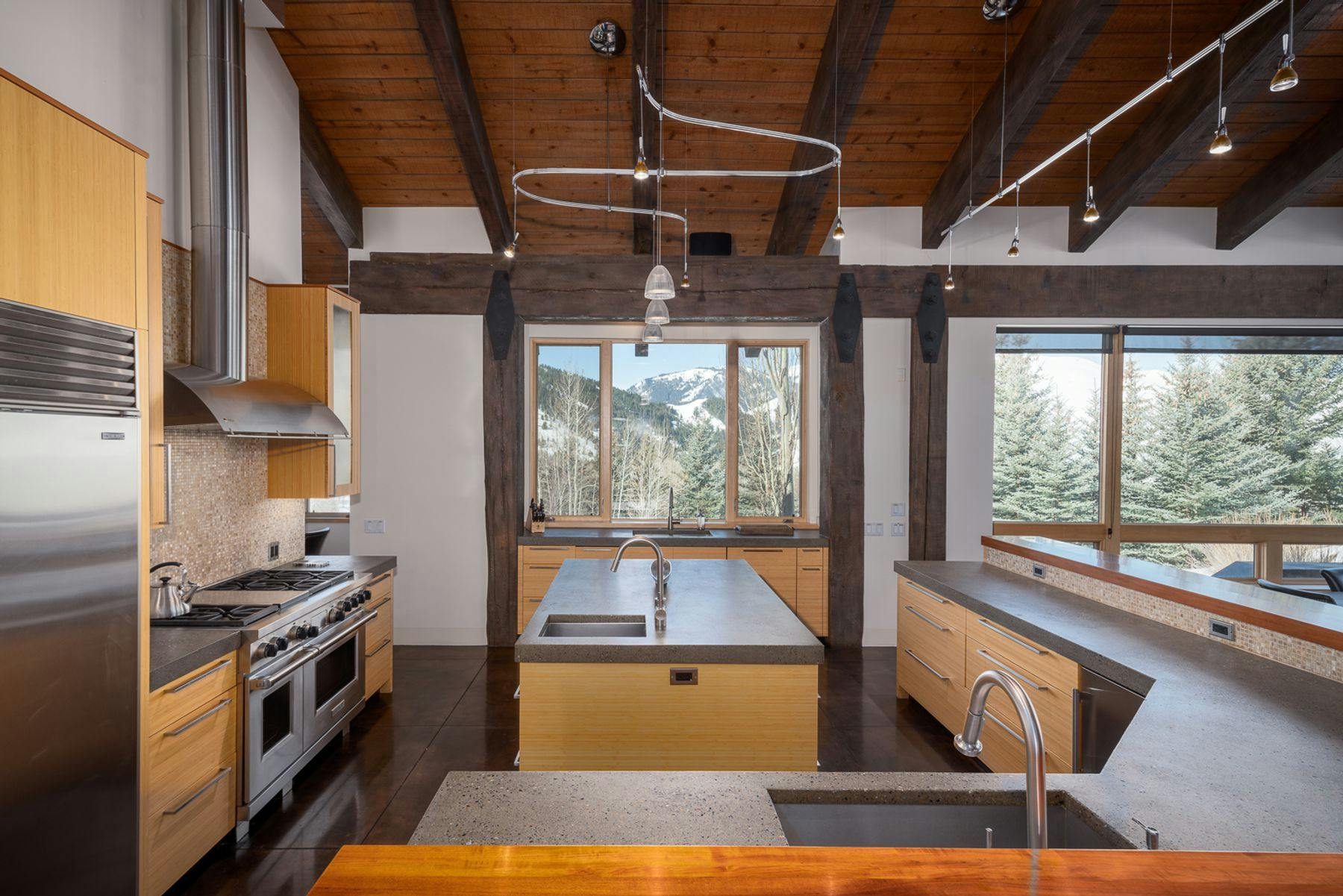 Vacation rental estate in Sun Valley with modern kitchen