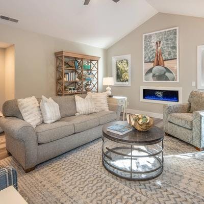 Living room in a Hilton Head Island vacation rental.