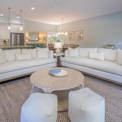 Living room with open layout in a Hilton Head Island vacation rental.