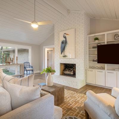 Living room of a Hilton Head Island vacation rental.