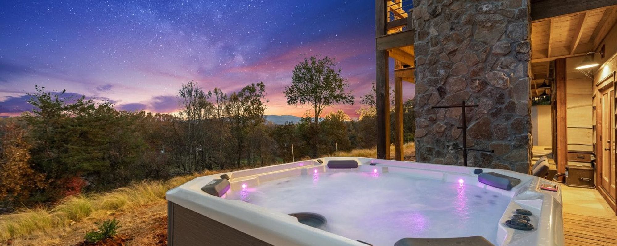 Hot tub night sky in Blue Ridge
