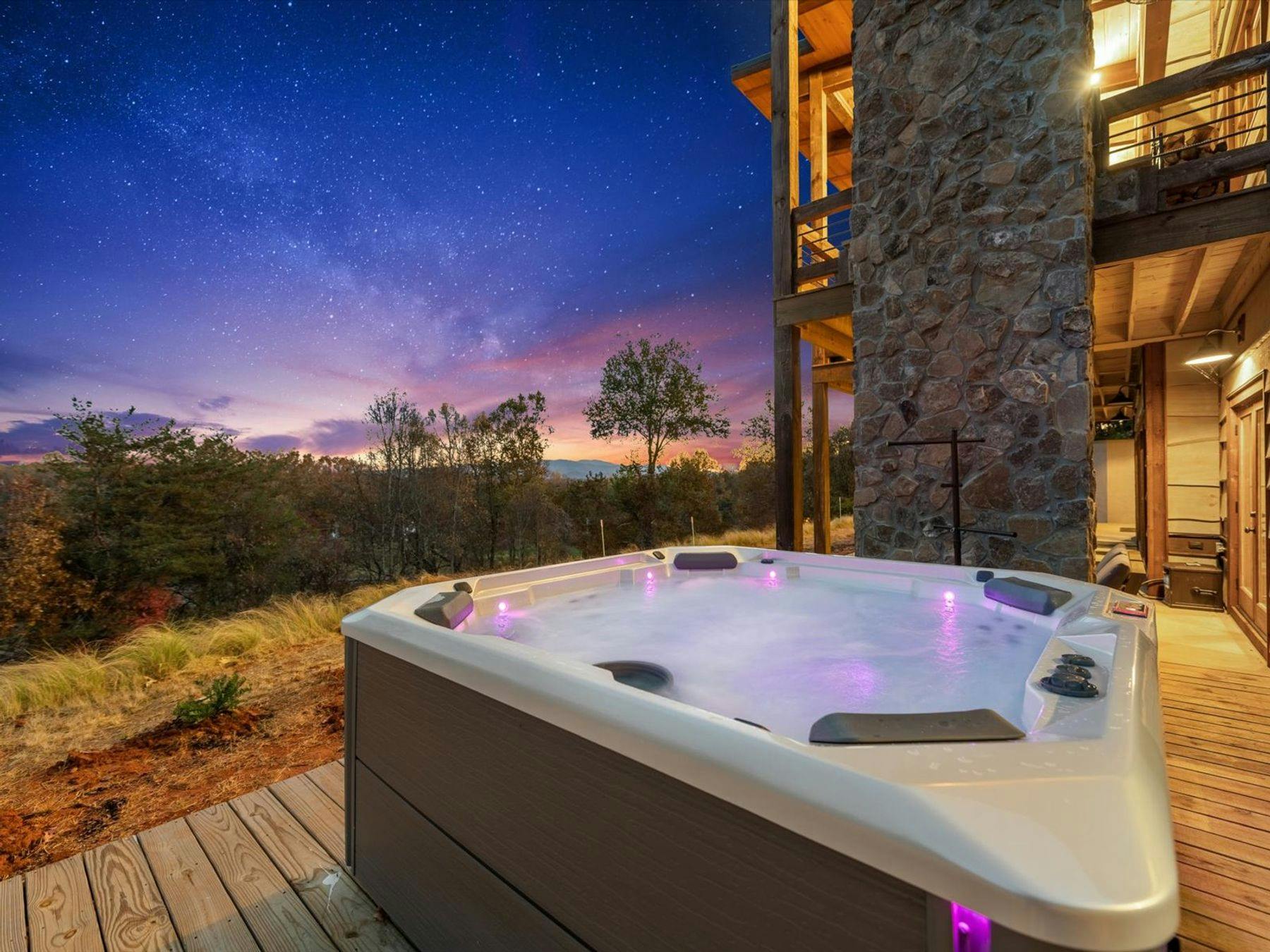 Hot tub night sky in Blue Ridge