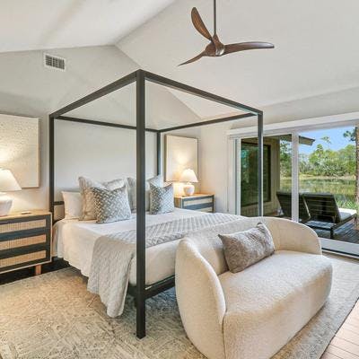 Primary bedroom in a Hilton Head Island vacation rental.