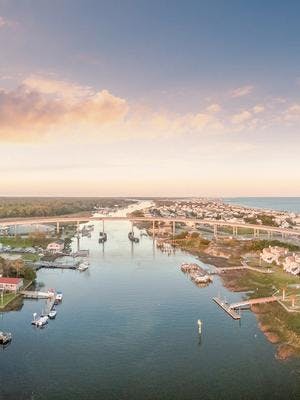 Holden Beach Escape: Oceanfront Vacation Rentals That Define Coastal Bliss