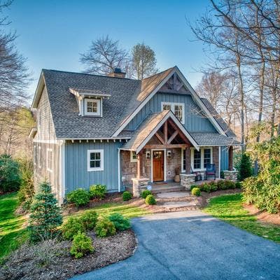 Exterior view of a Blowing Rock vacation rental.