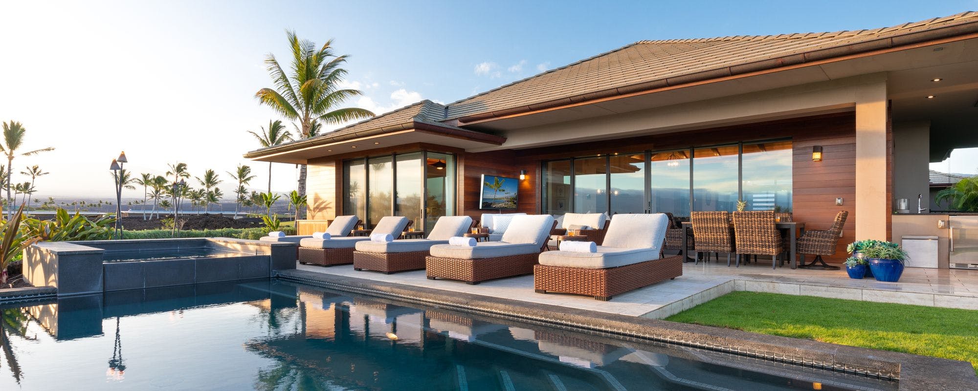 Luxury pool at private vacation rental home in Hawaii