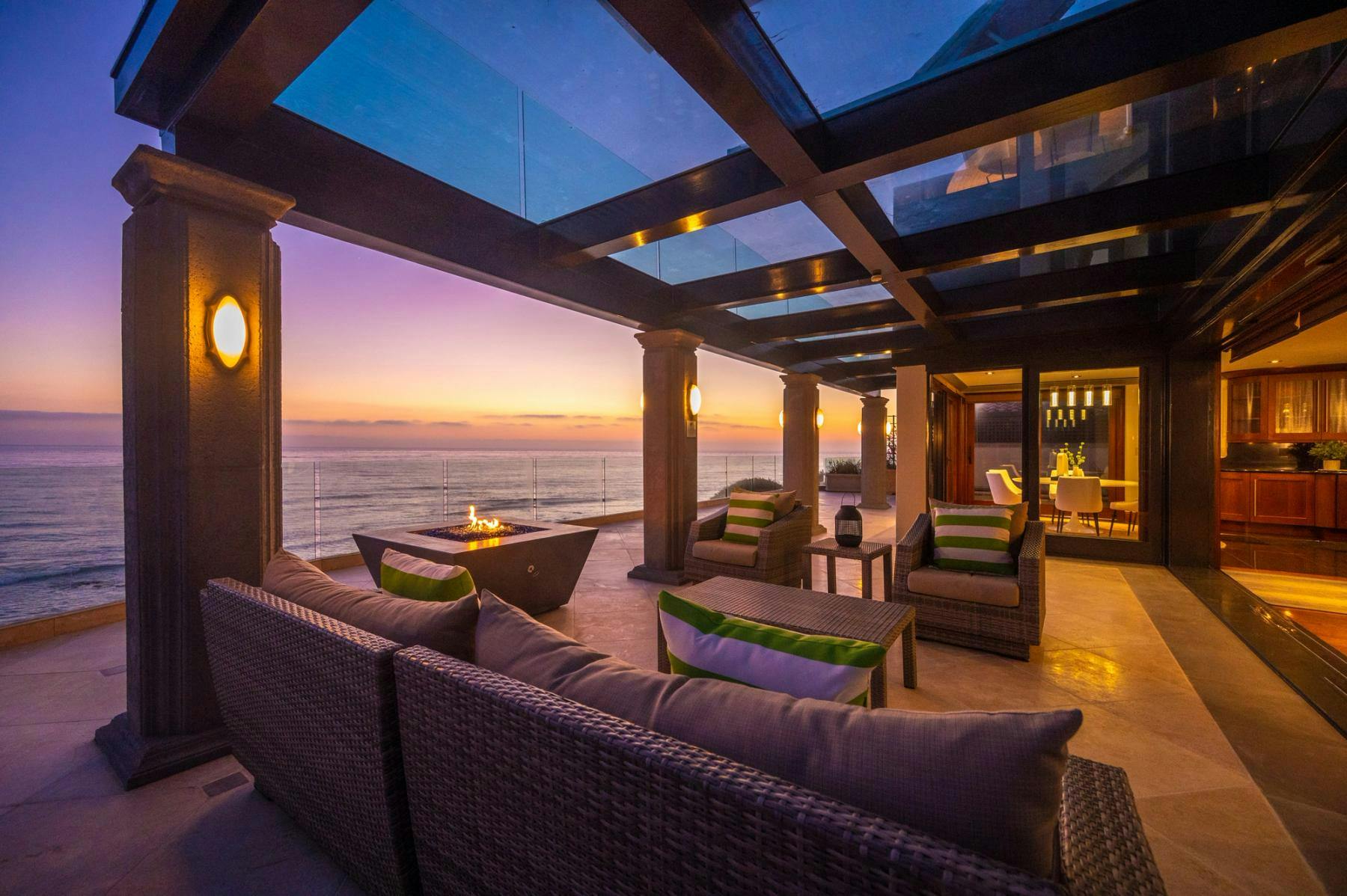 Indoor outdoor oceanfront living space